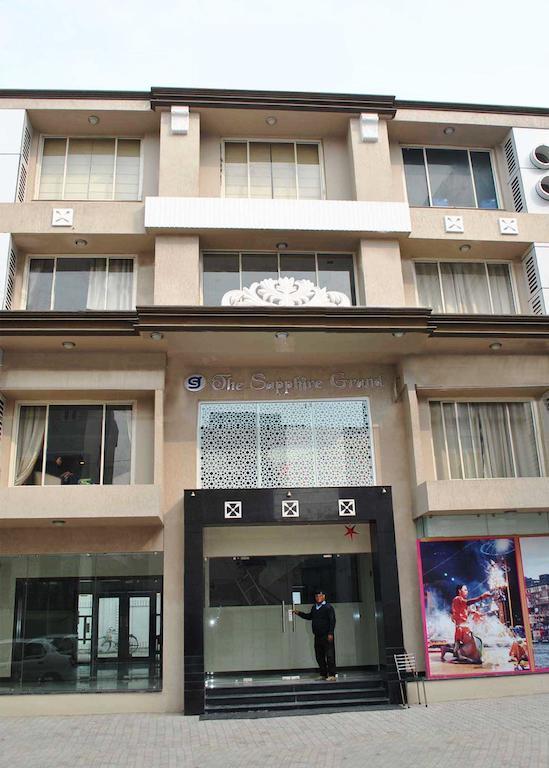 The Sapphire Grand Hotel Varanasi Exterior photo